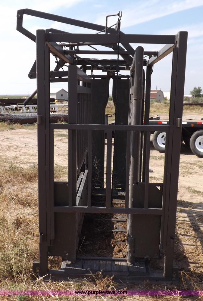 image for item B7478 Blattner cattle squeeze chute