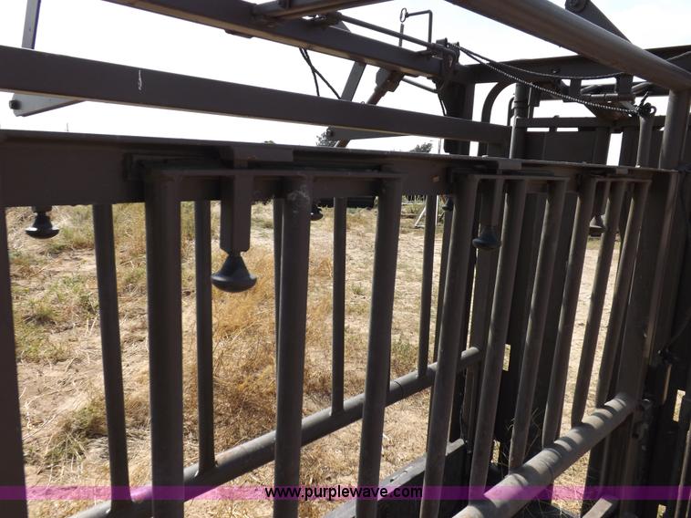 image for item B7478 Blattner cattle squeeze chute