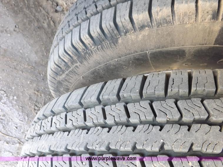 image for item B7482 2009 shop built 25' gooseneck trailer