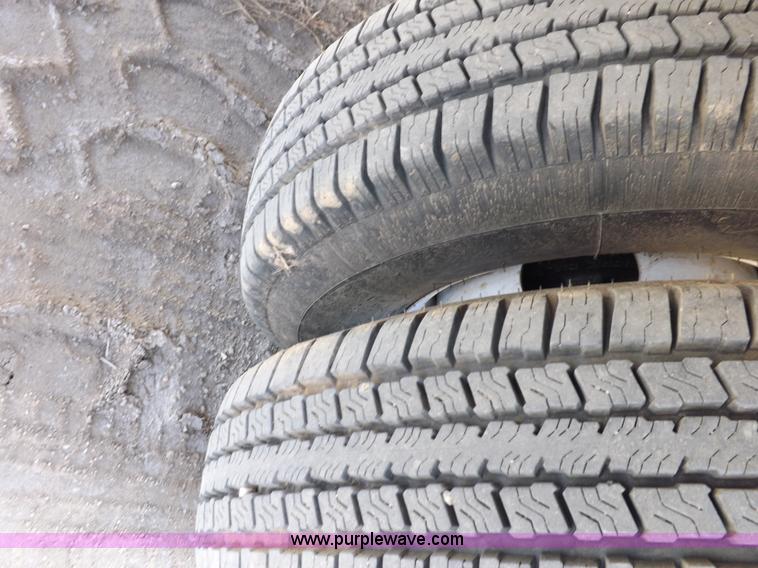 image for item B7482 2009 shop built 25' gooseneck trailer