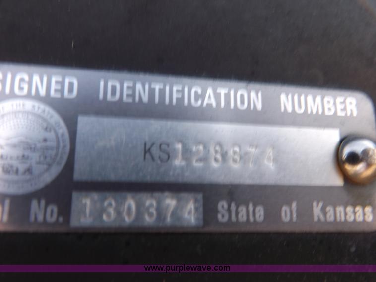 image for item B7482 2009 shop built 25' gooseneck trailer