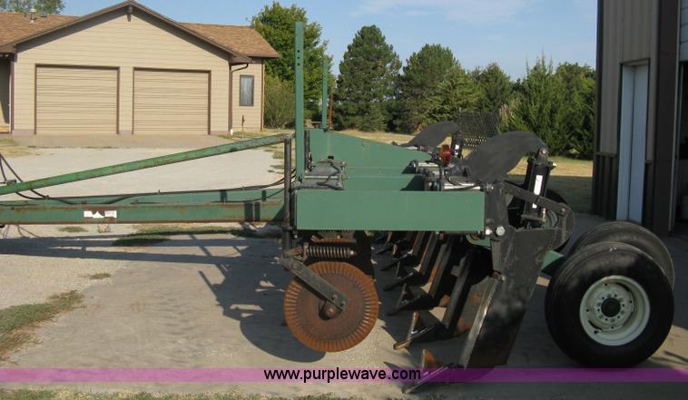 image for item B8006 2002 Baker 425-6 inline ripper