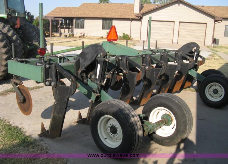 image for item B8006 2002 Baker 425-6 inline ripper