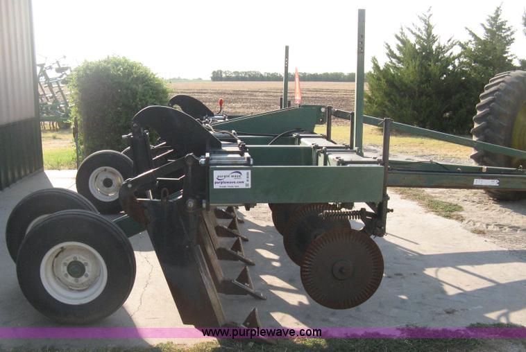 image for item B8006 2002 Baker 425-6 inline ripper