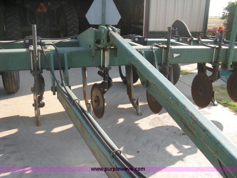 image for item B8006 2002 Baker 425-6 inline ripper