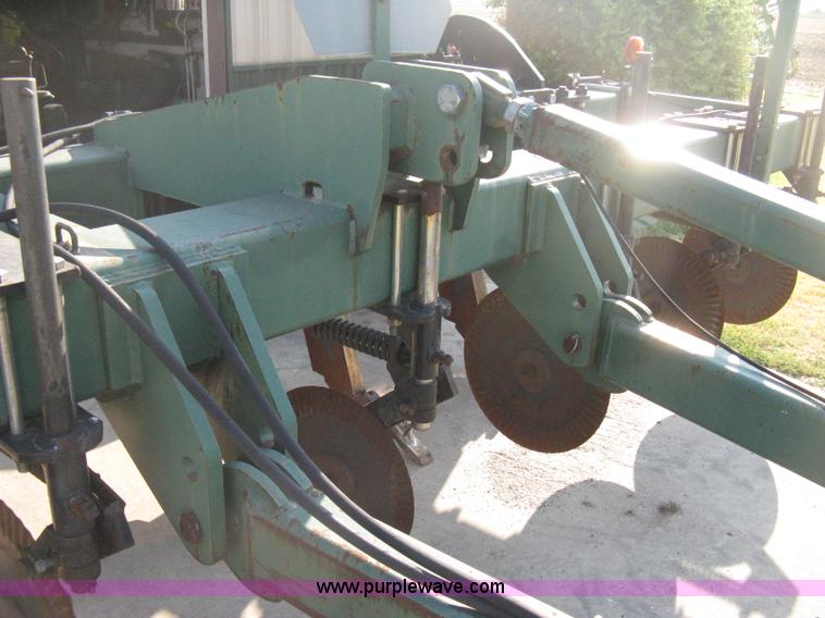 image for item B8006 2002 Baker 425-6 inline ripper