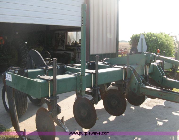 image for item B8006 2002 Baker 425-6 inline ripper