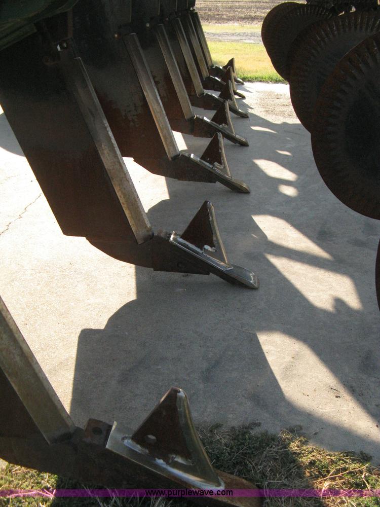 image for item B8006 2002 Baker 425-6 inline ripper