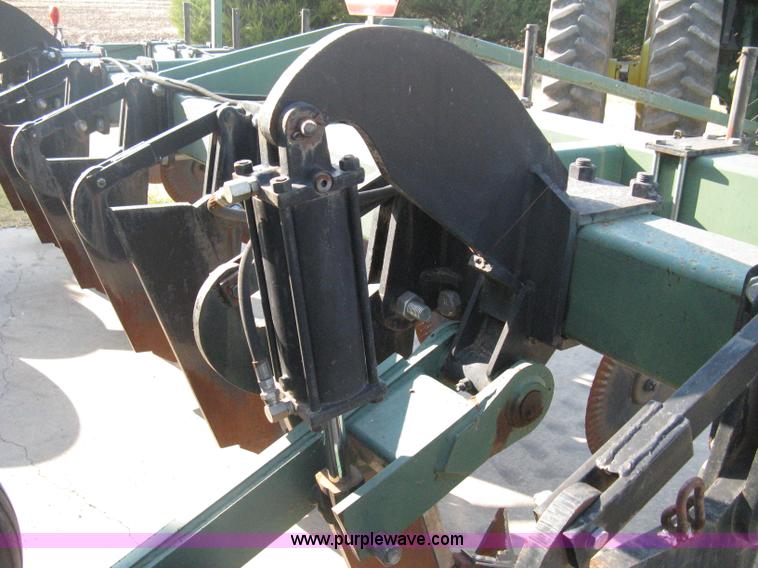 image for item B8006 2002 Baker 425-6 inline ripper