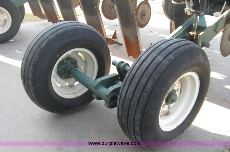 image for item B8006 2002 Baker 425-6 inline ripper