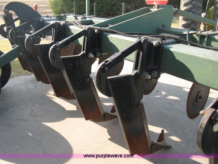 image for item B8006 2002 Baker 425-6 inline ripper