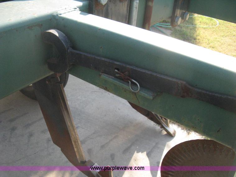 image for item B8006 2002 Baker 425-6 inline ripper