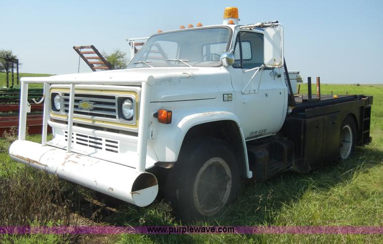 image for item D4630 1984 Chevrolet Kodiak C60 truck
