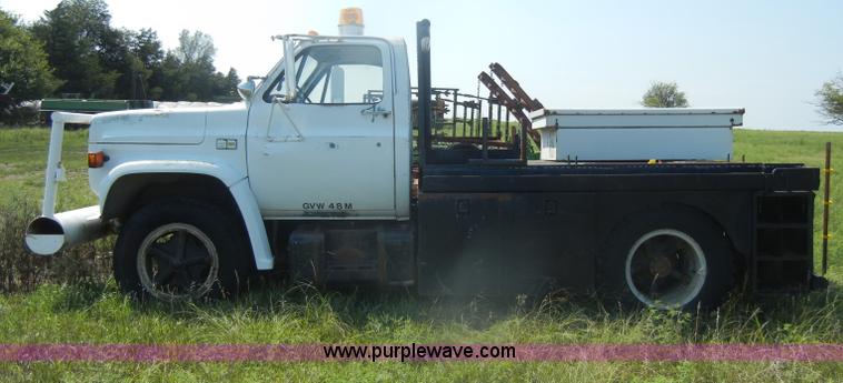 image for item D4630 1984 Chevrolet Kodiak C60 truck