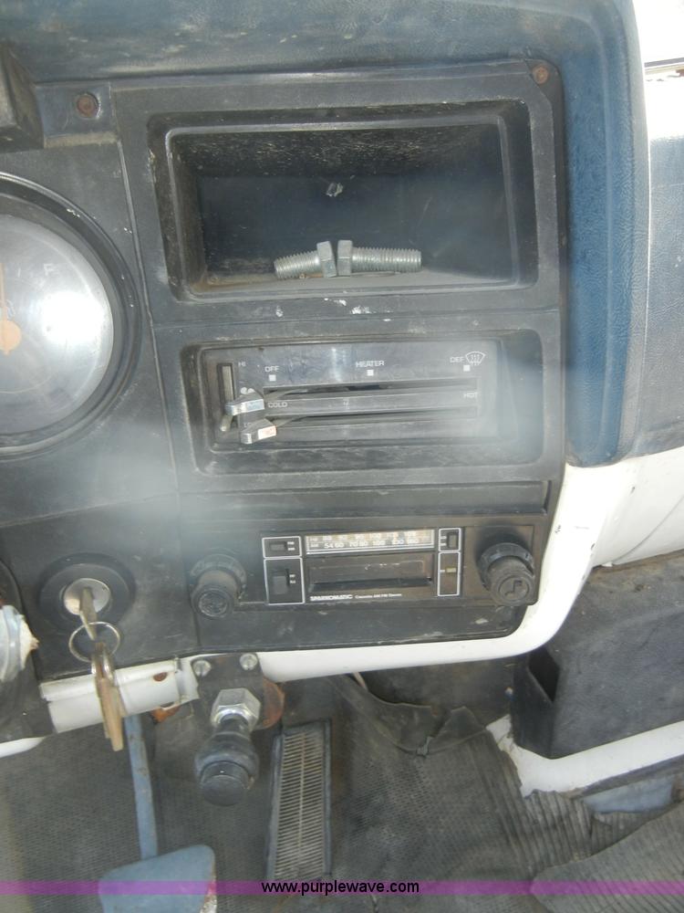 image for item D4630 1984 Chevrolet Kodiak C60 truck