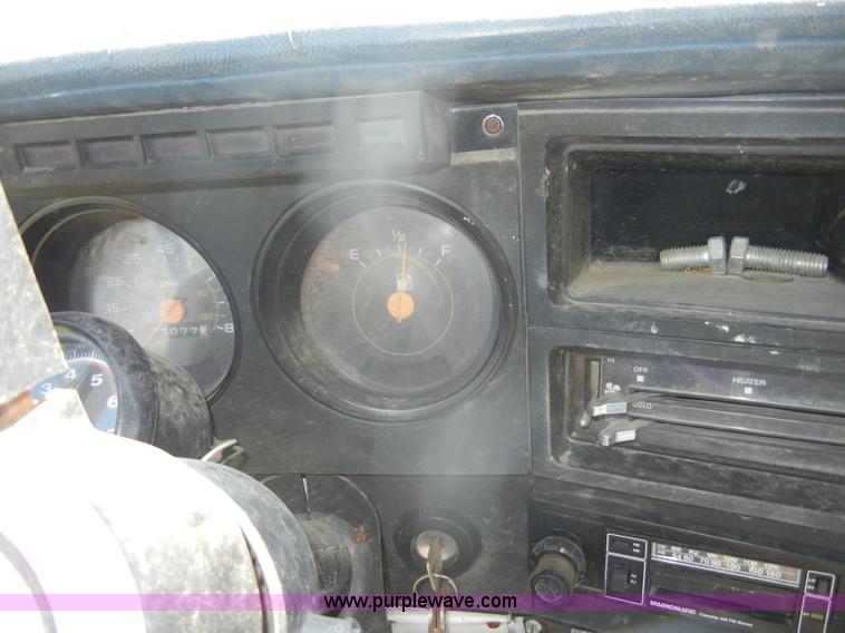 image for item D4630 1984 Chevrolet Kodiak C60 truck