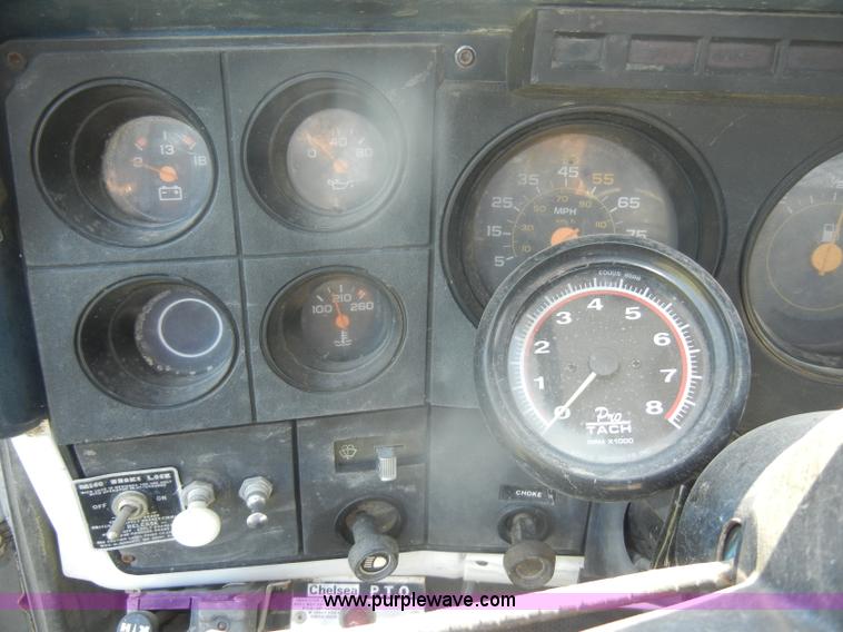 image for item D4630 1984 Chevrolet Kodiak C60 truck