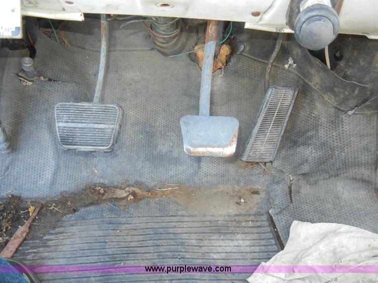 image for item D4630 1984 Chevrolet Kodiak C60 truck