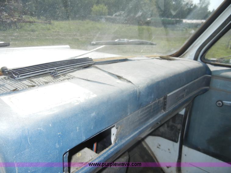 image for item D4630 1984 Chevrolet Kodiak C60 truck