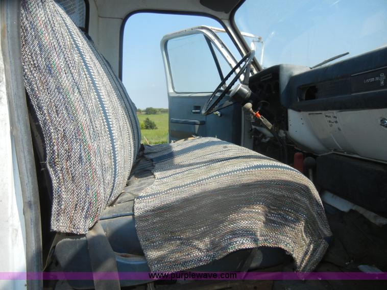 image for item D4630 1984 Chevrolet Kodiak C60 truck