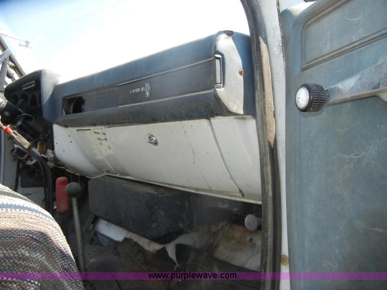 image for item D4630 1984 Chevrolet Kodiak C60 truck