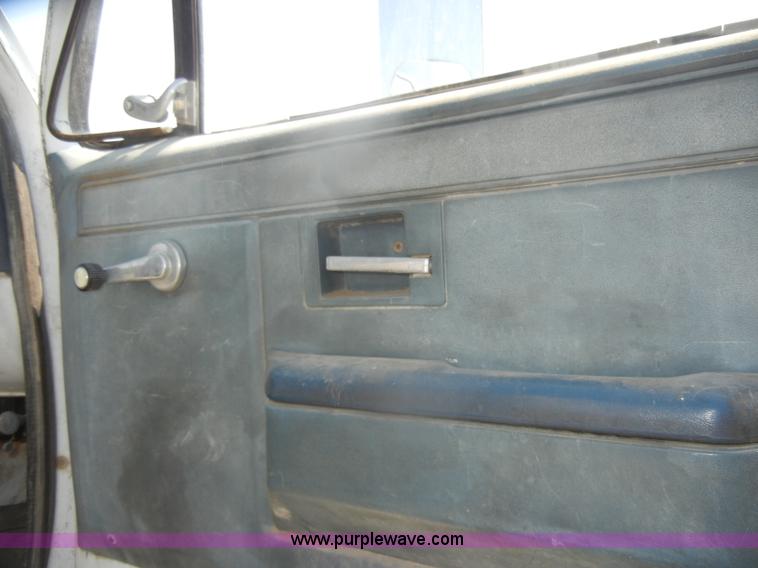 image for item D4630 1984 Chevrolet Kodiak C60 truck