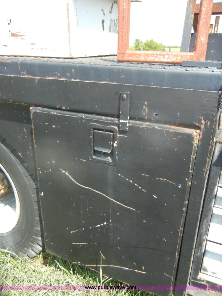 image for item D4630 1984 Chevrolet Kodiak C60 truck