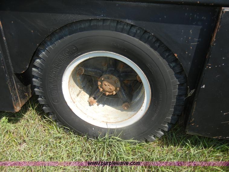 image for item D4630 1984 Chevrolet Kodiak C60 truck