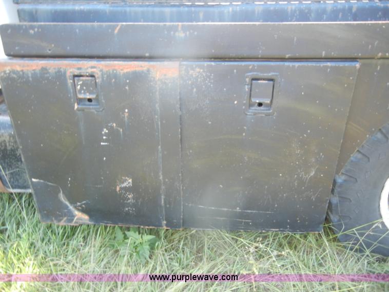 image for item D4630 1984 Chevrolet Kodiak C60 truck