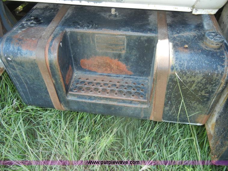 image for item D4630 1984 Chevrolet Kodiak C60 truck