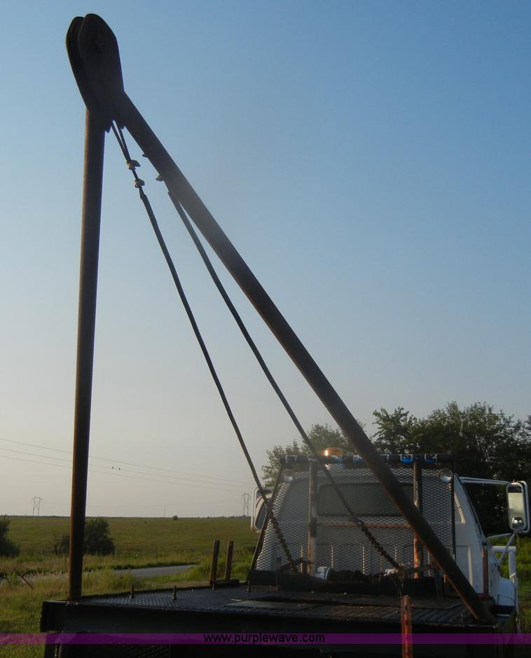 image for item D4630 1984 Chevrolet Kodiak C60 truck