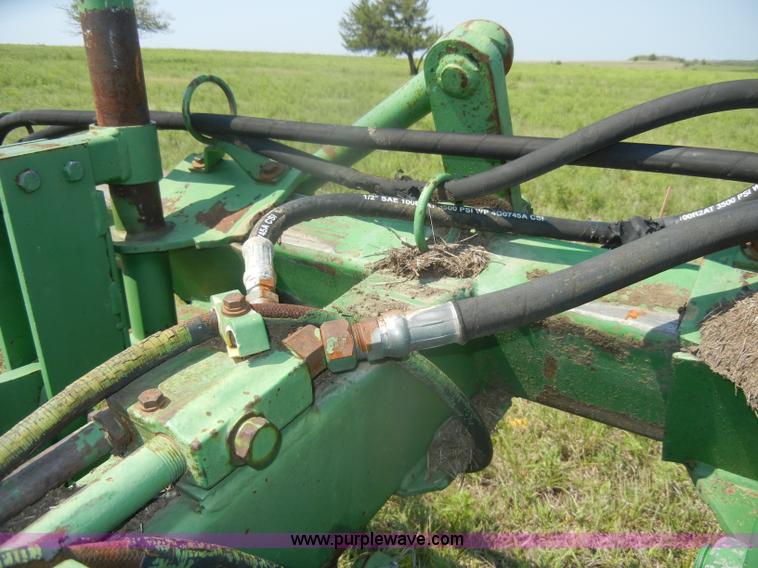 image for item D4637 John Deere 700 twin hydraulic basket rake