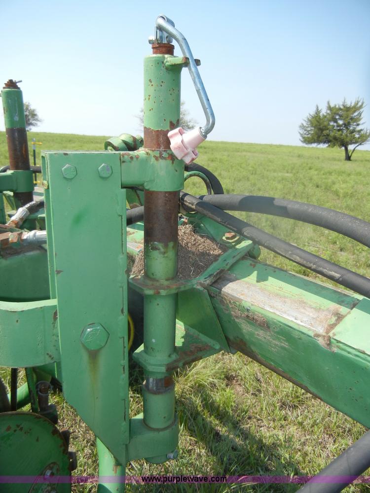 image for item D4637 John Deere 700 twin hydraulic basket rake