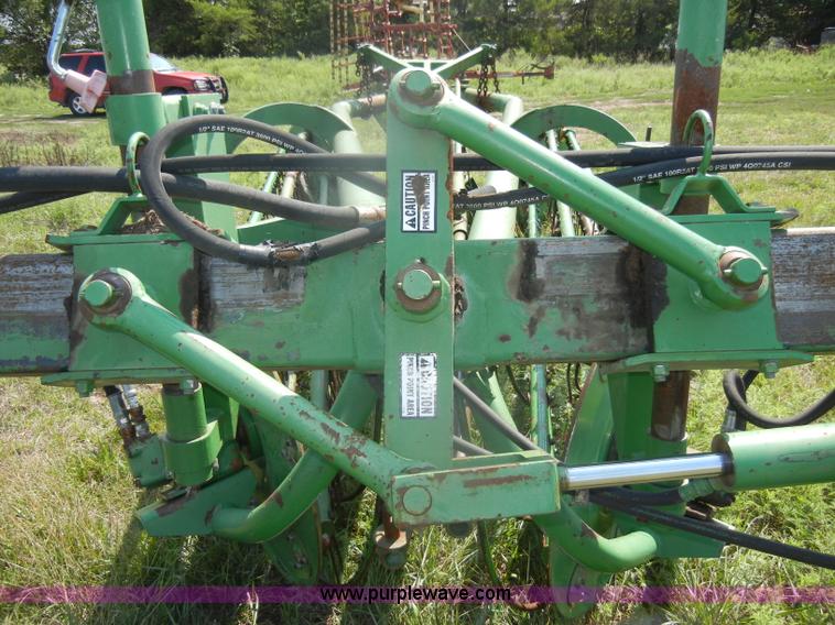 image for item D4637 John Deere 700 twin hydraulic basket rake