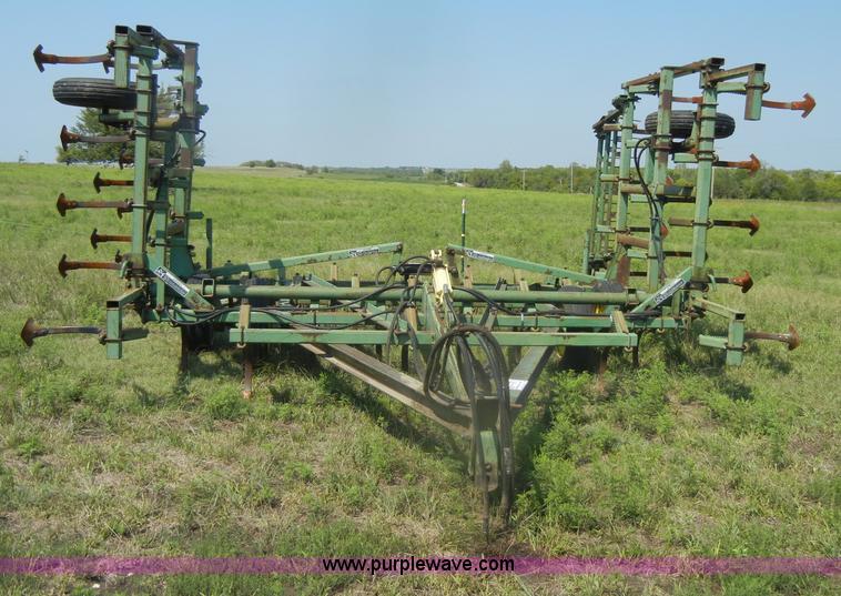 image for item D4638 John Deere E1000 22' field cultivator