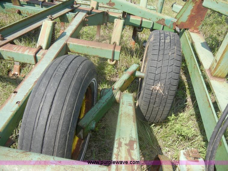 image for item D4638 John Deere E1000 22' field cultivator