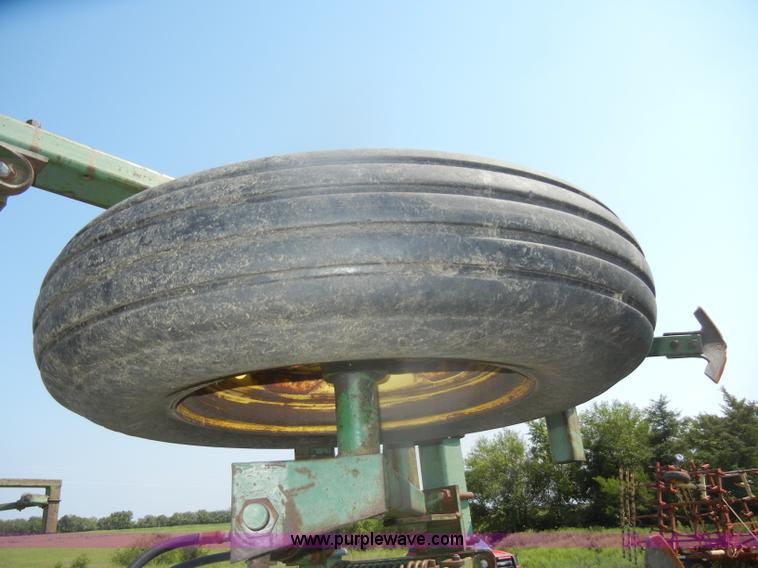 image for item D4638 John Deere E1000 22' field cultivator