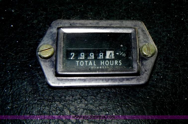 image for item D4640 Melroe SpraCoupe 220 self-propelled sprayer