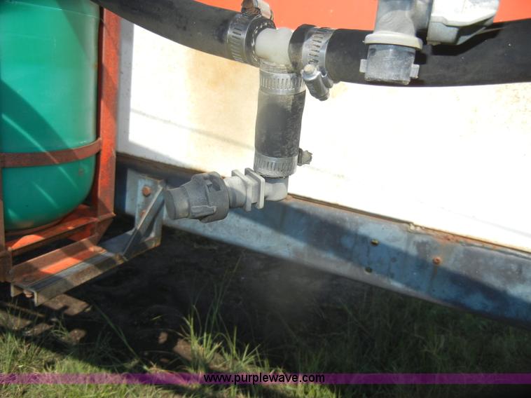 image for item D4640 Melroe SpraCoupe 220 self-propelled sprayer