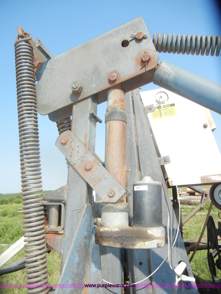 image for item D4640 Melroe SpraCoupe 220 self-propelled sprayer