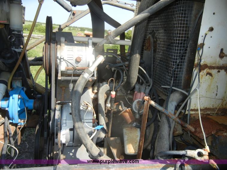 image for item D4640 Melroe SpraCoupe 220 self-propelled sprayer