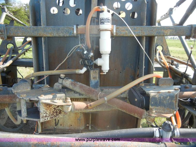 image for item D4640 Melroe SpraCoupe 220 self-propelled sprayer