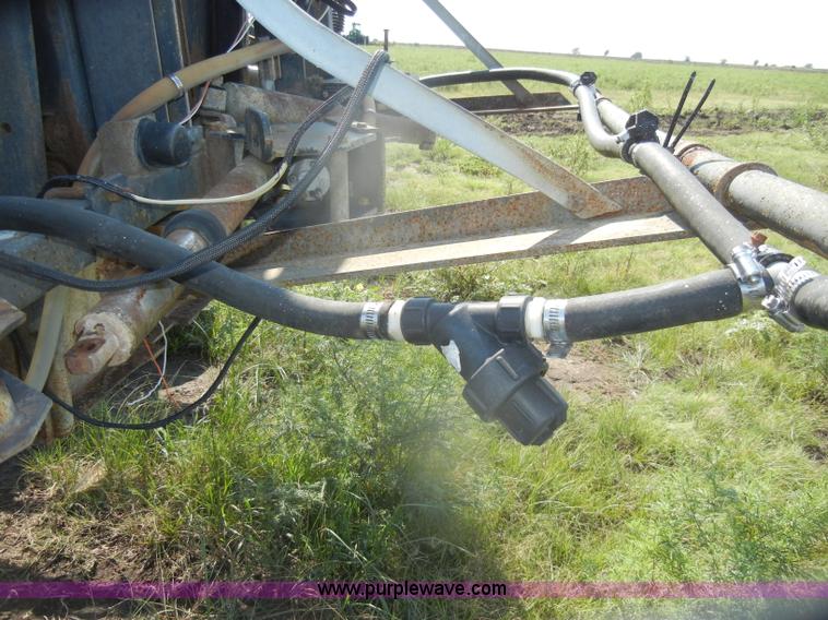 image for item D4640 Melroe SpraCoupe 220 self-propelled sprayer