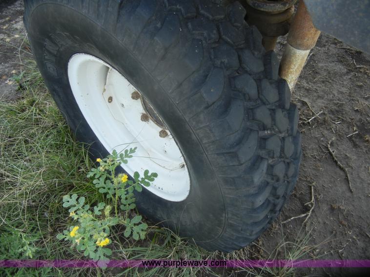 image for item D4640 Melroe SpraCoupe 220 self-propelled sprayer