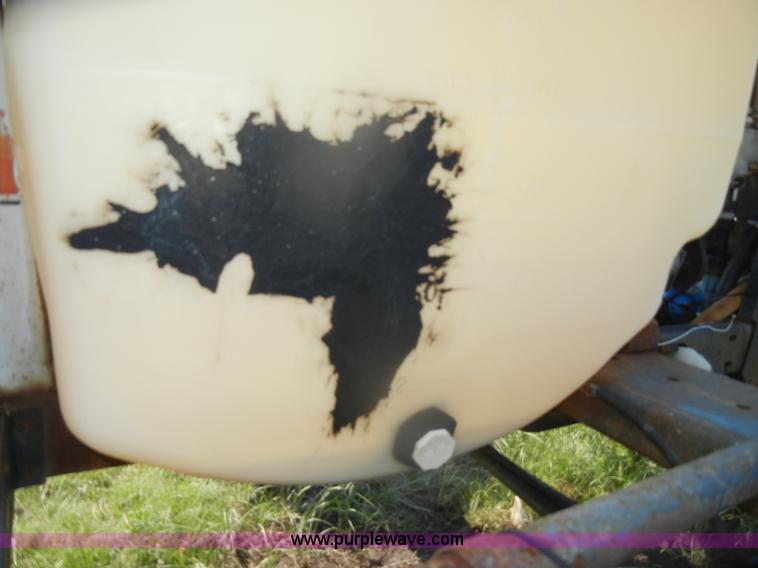 image for item D4640 Melroe SpraCoupe 220 self-propelled sprayer