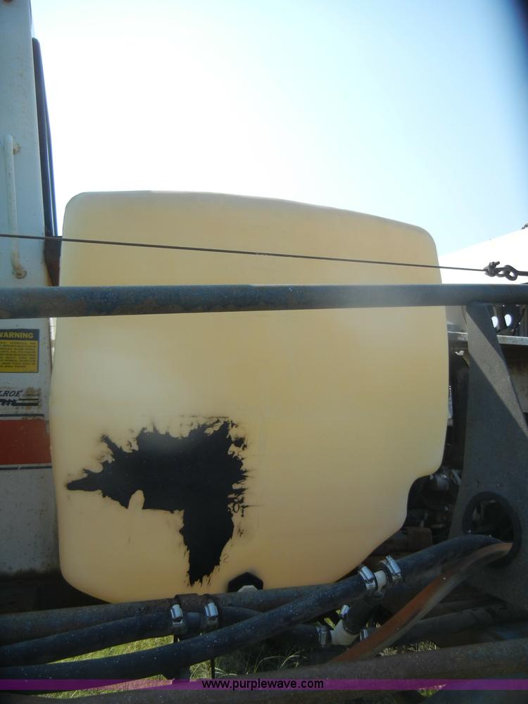 image for item D4640 Melroe SpraCoupe 220 self-propelled sprayer