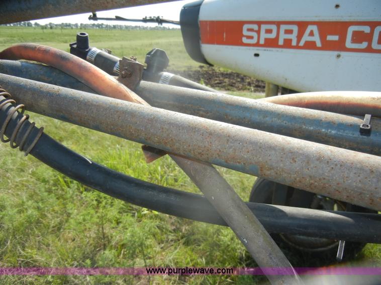 image for item D4640 Melroe SpraCoupe 220 self-propelled sprayer