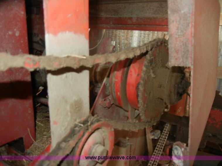 image for item D4641 New Holland 276 small square baler