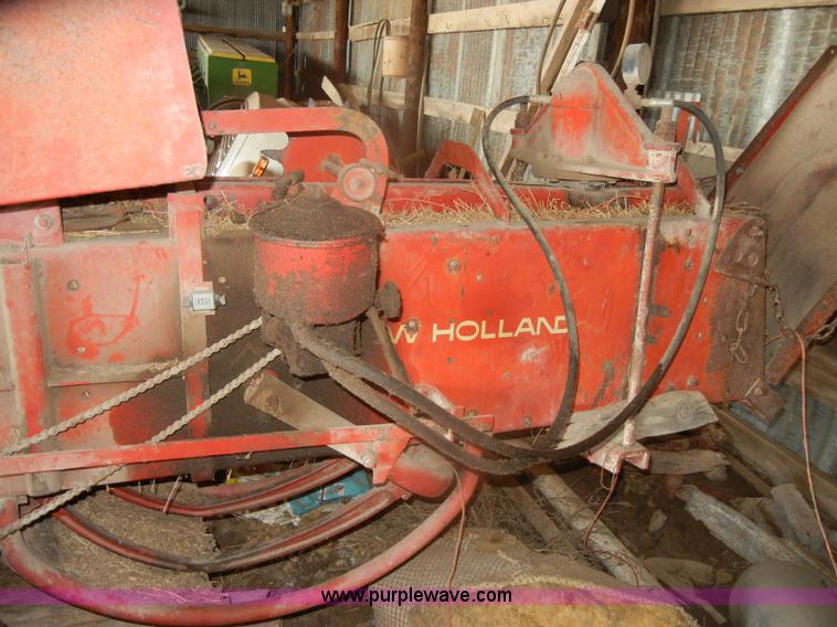 image for item D4641 New Holland 276 small square baler