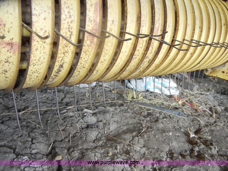 image for item D4641 New Holland 276 small square baler